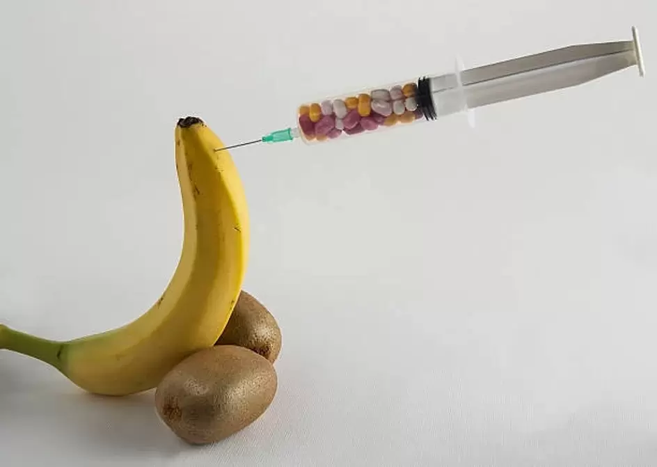 aumento do pênis injetável no exemplo de uma banana